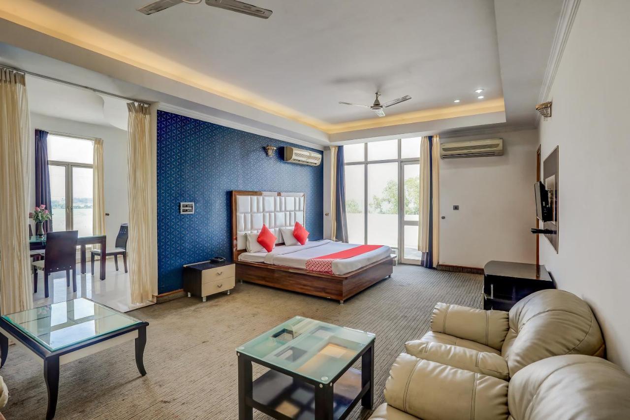 فندق جوراكبورفي  Oyo 71042 Sahara Estate المظهر الخارجي الصورة