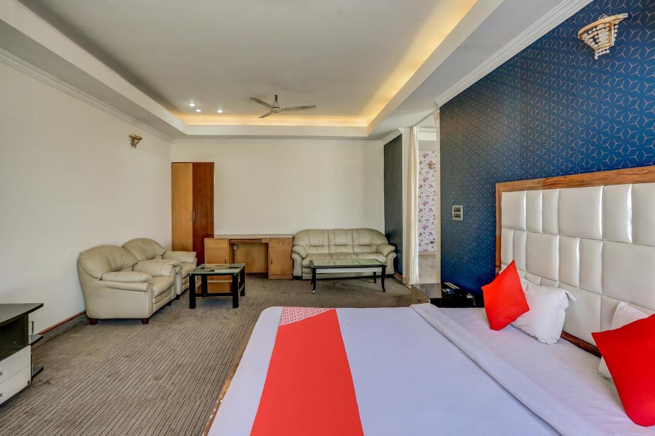 فندق جوراكبورفي  Oyo 71042 Sahara Estate المظهر الخارجي الصورة